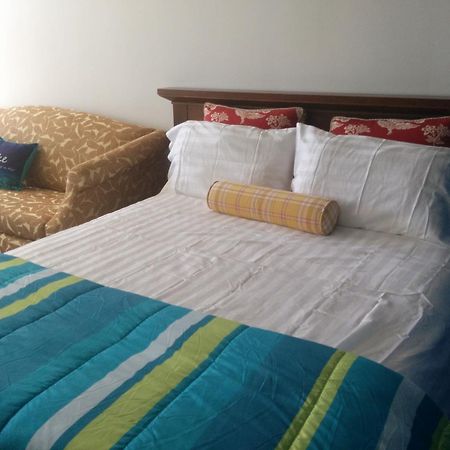 All Tucked Inn Waubaushene Ngoại thất bức ảnh