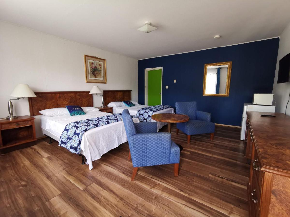 All Tucked Inn Waubaushene Ngoại thất bức ảnh